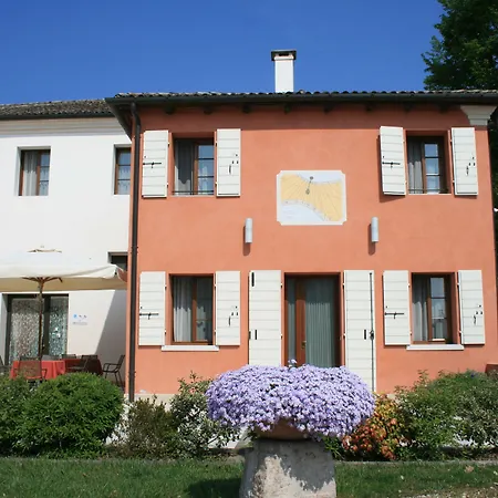 La Meridiana فندق مبيت وإفطار 3*